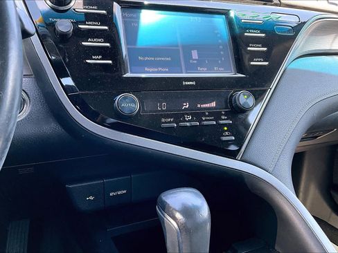 Used 2020 Toyota Camry SE w/ Convenience Package FWD image 35