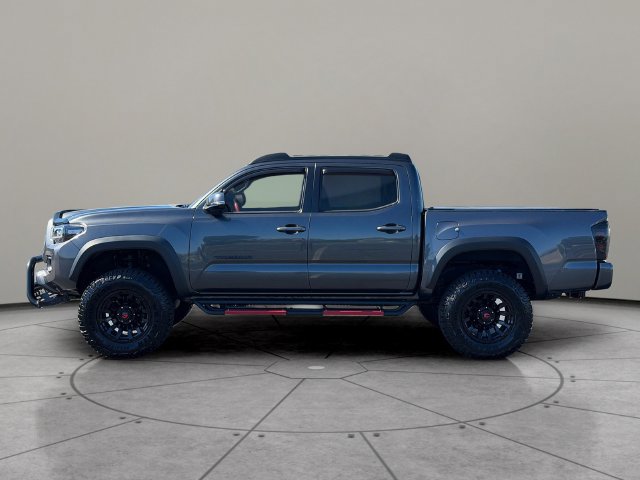 Used 2021 Toyota Tacoma TRD Off-Road AWD/4WD image 3