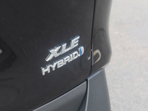 Used 2020 Toyota RAV4 XLE w/ Convenience Package AWD/4WD image 32