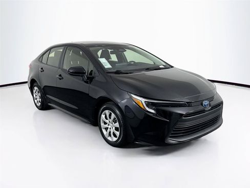 Used 2025 Toyota Corolla LE FWD image 9