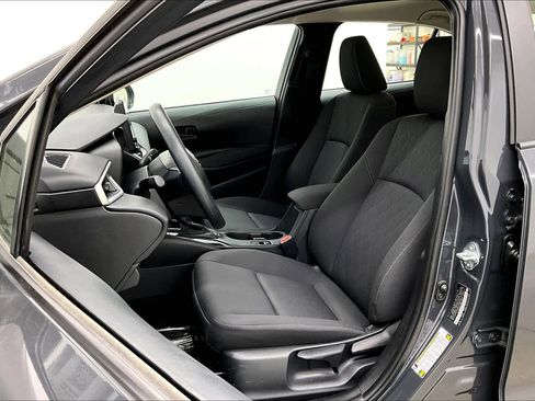 Used 2025 Toyota Corolla LE image 8