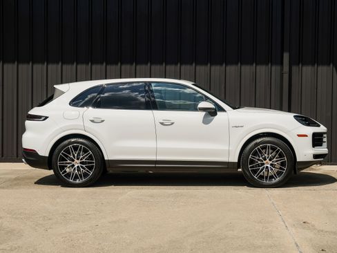 New 2026 Porsche Cayenne E-Hybrid image 13