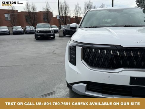 Used 2025 Kia Carnival image 13