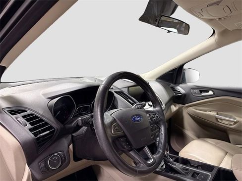 Used 2019 Ford Escape SEL image 11