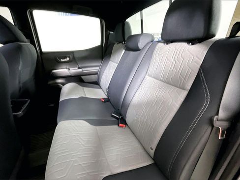 Used 2021 Toyota Tacoma TRD Sport image 21