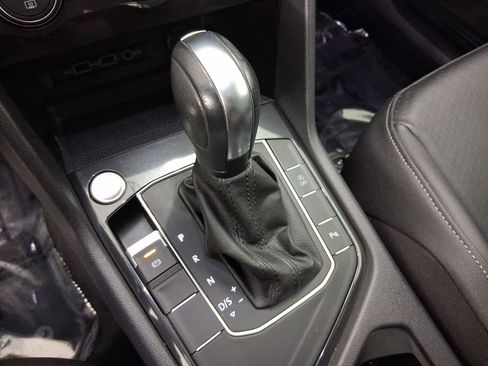 Used 2020 Volkswagen Tiguan SEL image 15