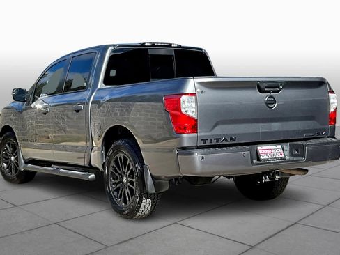 Used 2019 Nissan Titan SV w/ SV Convenience Package image 10