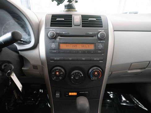 Used 2010 Toyota Corolla LE FWD image 17