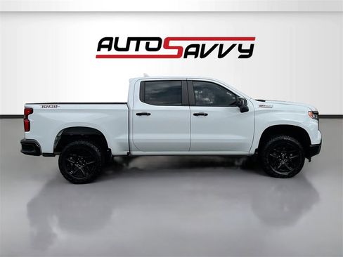 Used 2024 Chevrolet Silverado 1500 LT Trail Boss w/ Convenience Package II image 8