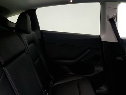 Used 2024 Tesla Model Y 2WD image 37