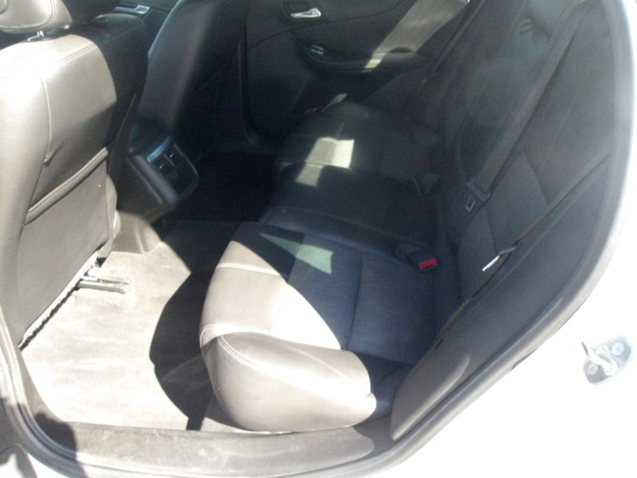 Used 2018 Chevrolet Impala LT FWD image 17