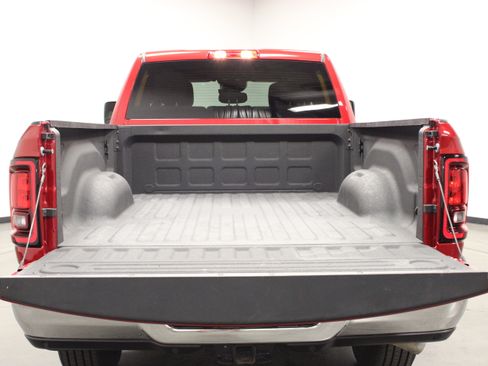 Used 2026 RAM 2500 Big Horn AWD/4WD image 16