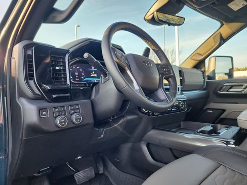 New 2026 Chevrolet Silverado 2500 ZR2 image 11
