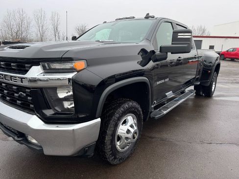 Used 2021 Chevrolet Silverado 3500 LT w/ Convenience Package image 9
