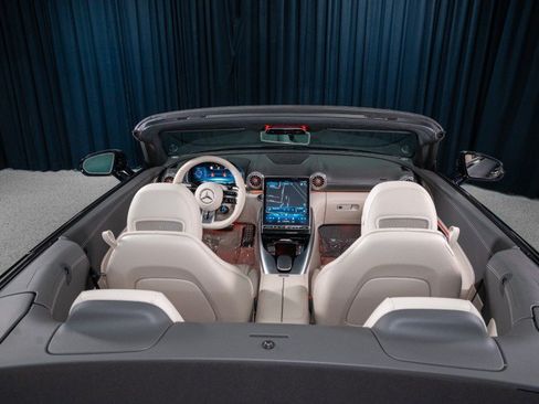 Certified 2022 Mercedes-Benz SL 55 AMG 4MATIC image 18