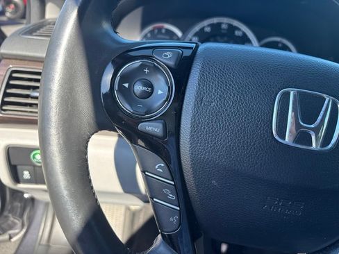Used 2017 Honda Accord EX-L image 21