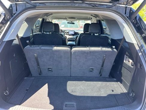 Certified 2022 Ford Explorer XLT w/ Equipment Group 202A AWD/4WD image 18