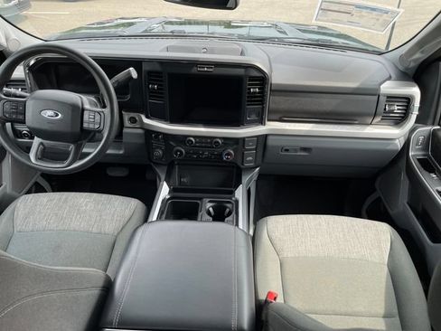Used 2025 Ford F250 XLT w/ Black Appearance Package AWD/4WD image 32