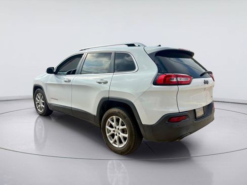 Used 2017 Jeep Cherokee Latitude w/ Safety/Convenience Group FWD image 7
