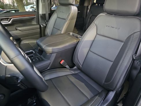 Used 2025 GMC Sierra 1500 Denali image 15