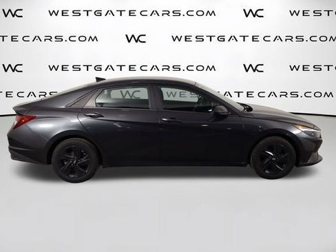 Used 2022 Hyundai Elantra SEL FWD image 41
