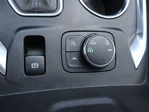 Used 2022 Chevrolet Traverse Premier AWD/4WD image 9