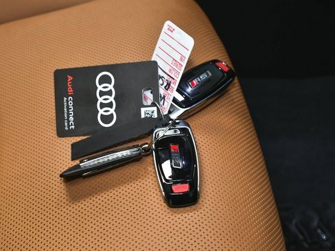 Used 2024 Audi RS Q8 w/ Black Optic Package image 90