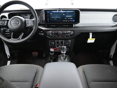 New 2025 Jeep Wrangler Willys AWD/4WD image 28