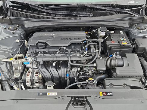 Used 2025 Hyundai Elantra Sport image 29