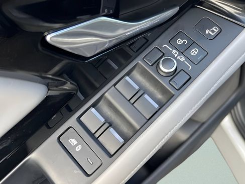 Used 2020 Land Rover Range Rover Evoque R-Dynamic HSE AWD/4WD image 11
