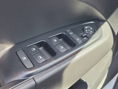 Used 2026 Hyundai Venue SE FWD image 16