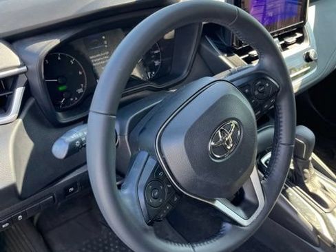 Used 2025 Toyota Corolla SE FWD image 13