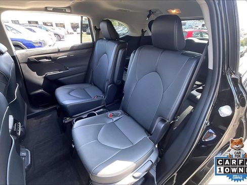 Used 2023 Toyota Highlander Limited AWD/4WD image 21