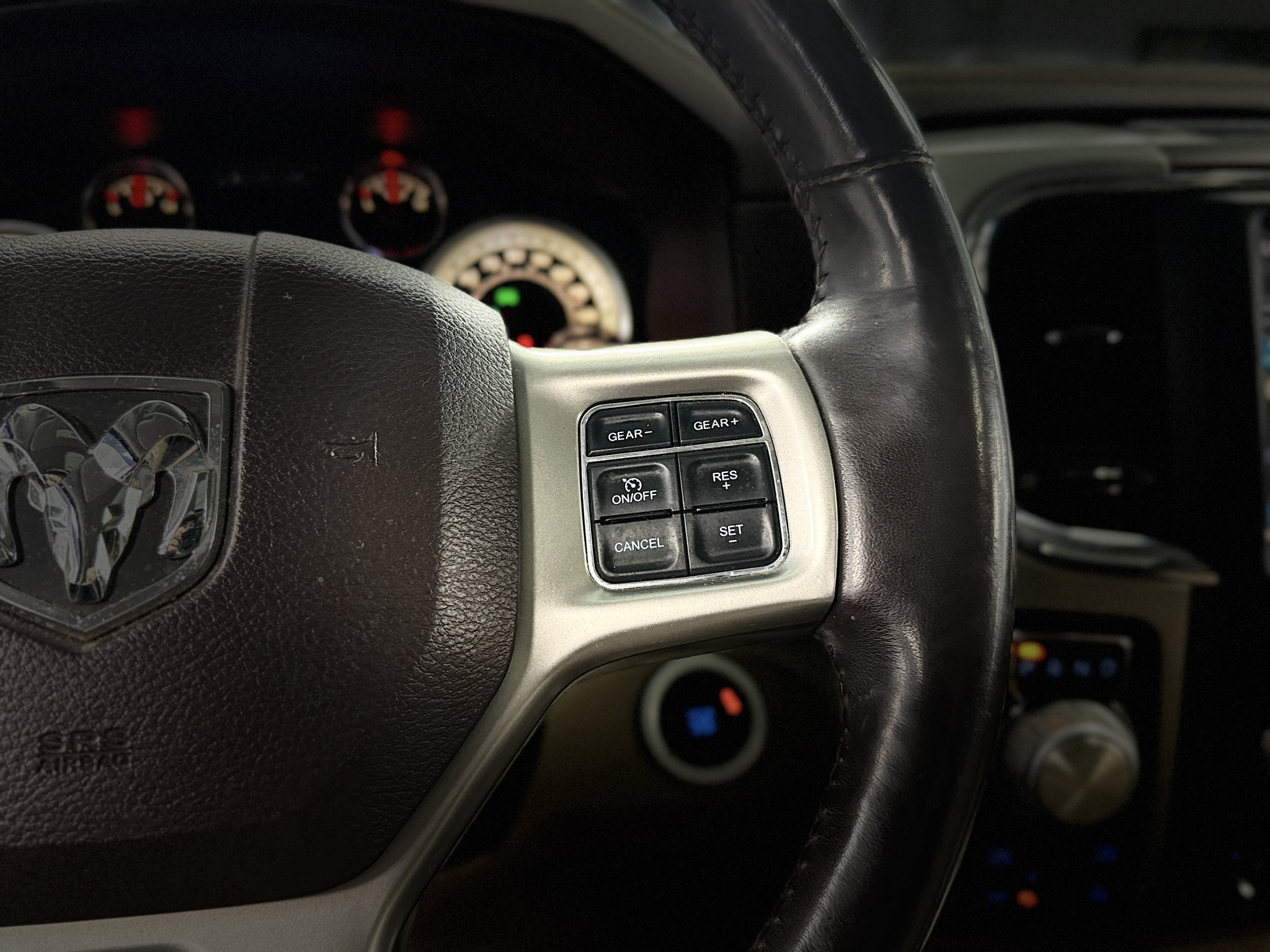 Used 2017 RAM 1500 Laramie w/ Convenience Group AWD/4WD image 18
