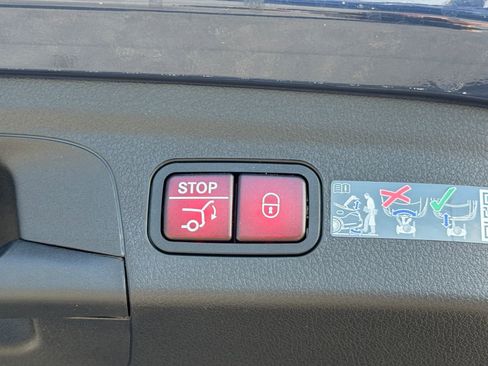 New 2026 Mercedes-Benz GLE 450e GLE 450e image 13