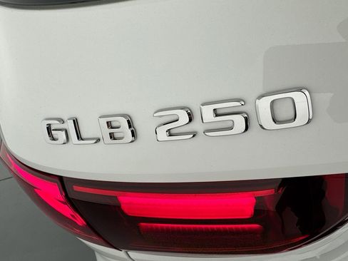 New 2026 Mercedes-Benz GLB 250 image 8