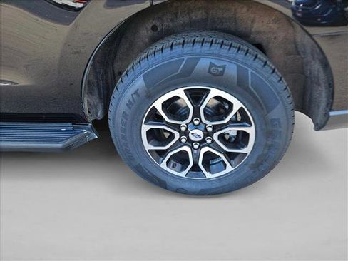 Used 2024 Ford Expedition XLT image 9