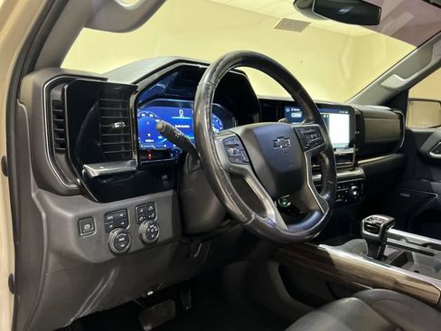 Used 2022 Chevrolet Silverado 1500 LT Trail Boss w/ LT Trail Boss Premium Package AWD/4WD image 9
