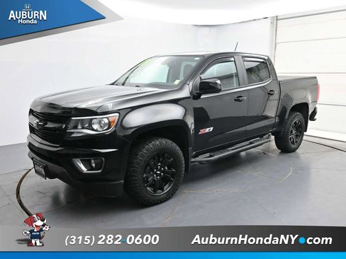 Used 2018 Chevrolet Colorado Z71 w/ Z71 Midnight Edition AWD/4WD image 2