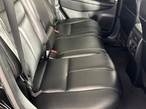 Used 2024 Nissan Murano SV w/ SV Midnight Edition Package image 15