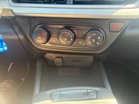 Used 2026 Chevrolet Trax LS w/ LS Convenience Package FWD image 20