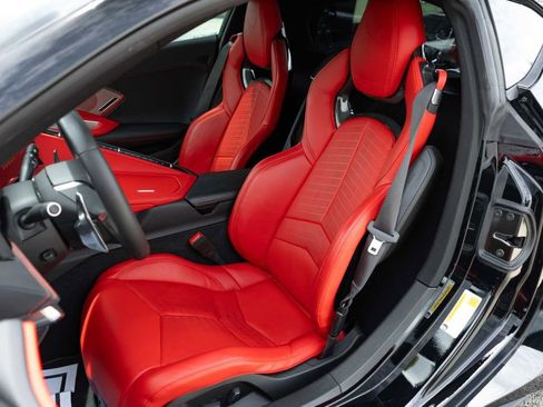 Used 2020 Chevrolet Corvette Stingray Preferred Cpe w/ 2LT Preferred Equipment Group RWD image 17