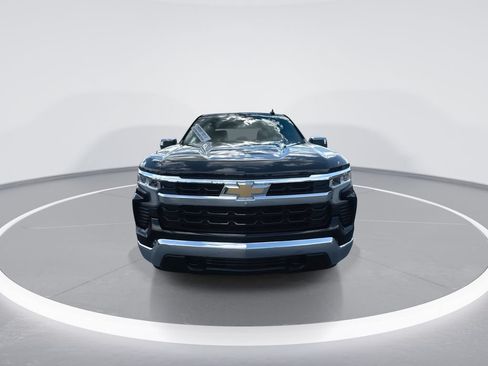 Used 2023 Chevrolet Silverado 1500 LT AWD/4WD image 3