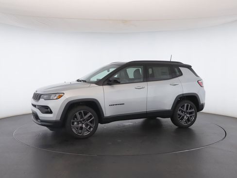 New 2026 Jeep Compass Limited image 25