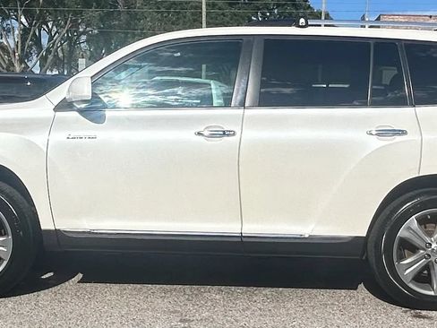 Used 2013 Toyota Highlander Limited FWD image 7