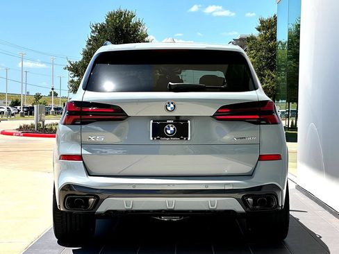 New 2026 BMW X5 xDrive40i w/ M Sport Package AWD/4WD image 6