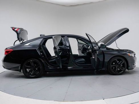 Used 2019 Honda Accord Sport image 11