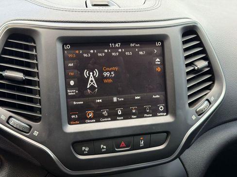 Used 2023 Jeep Cherokee Altitude Lux AWD/4WD image 21