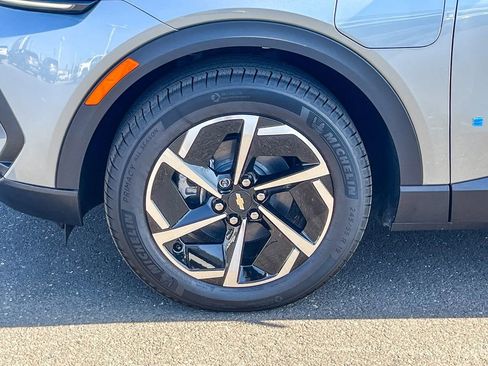 New 2026 Chevrolet Equinox EV LT image 9