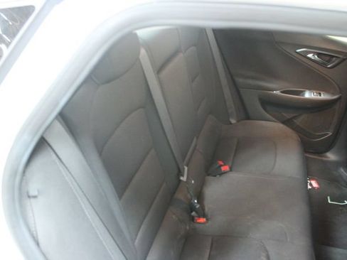 Used 2020 Chevrolet Malibu LT w/ Fleet LT Safety Plus Package FWD image 9